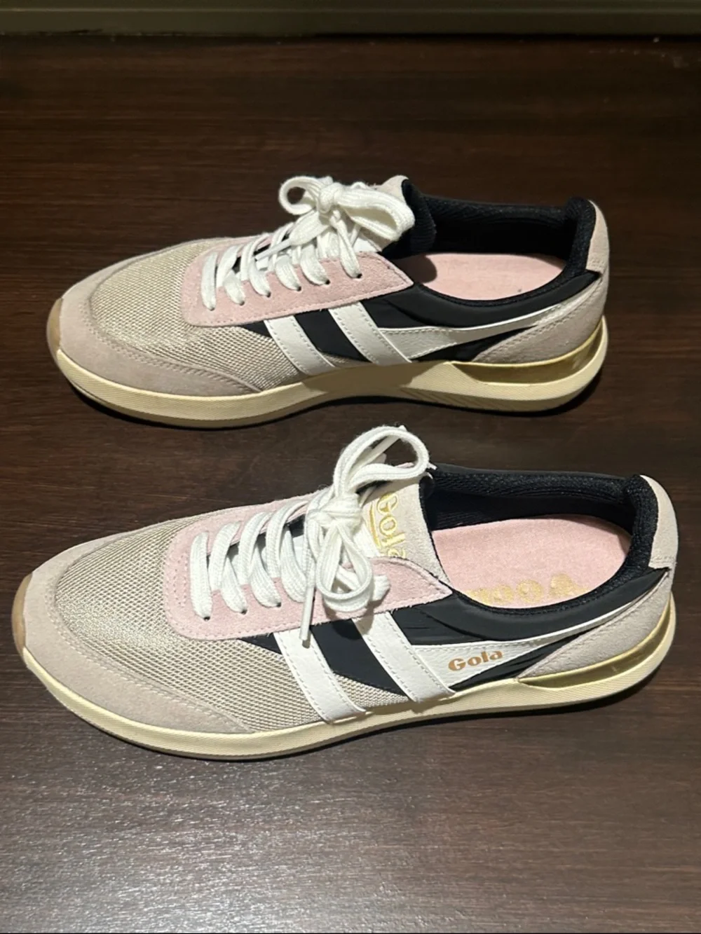 Gola classic silhouette